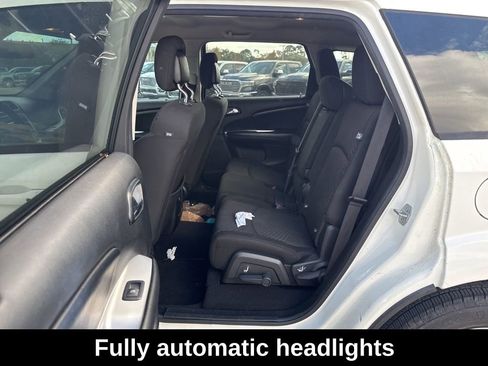 Used 2019 Dodge Journey SE image 12