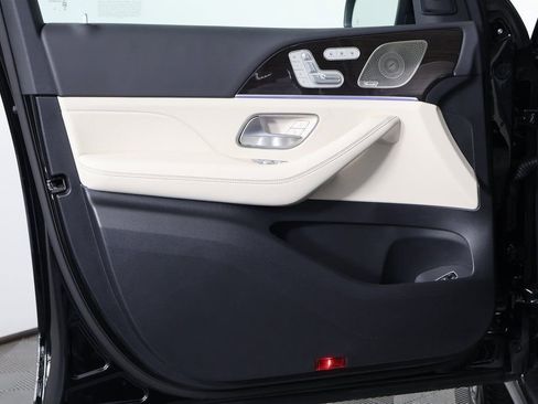 New 2026 Mercedes-Benz GLS 450 4MATIC image 8