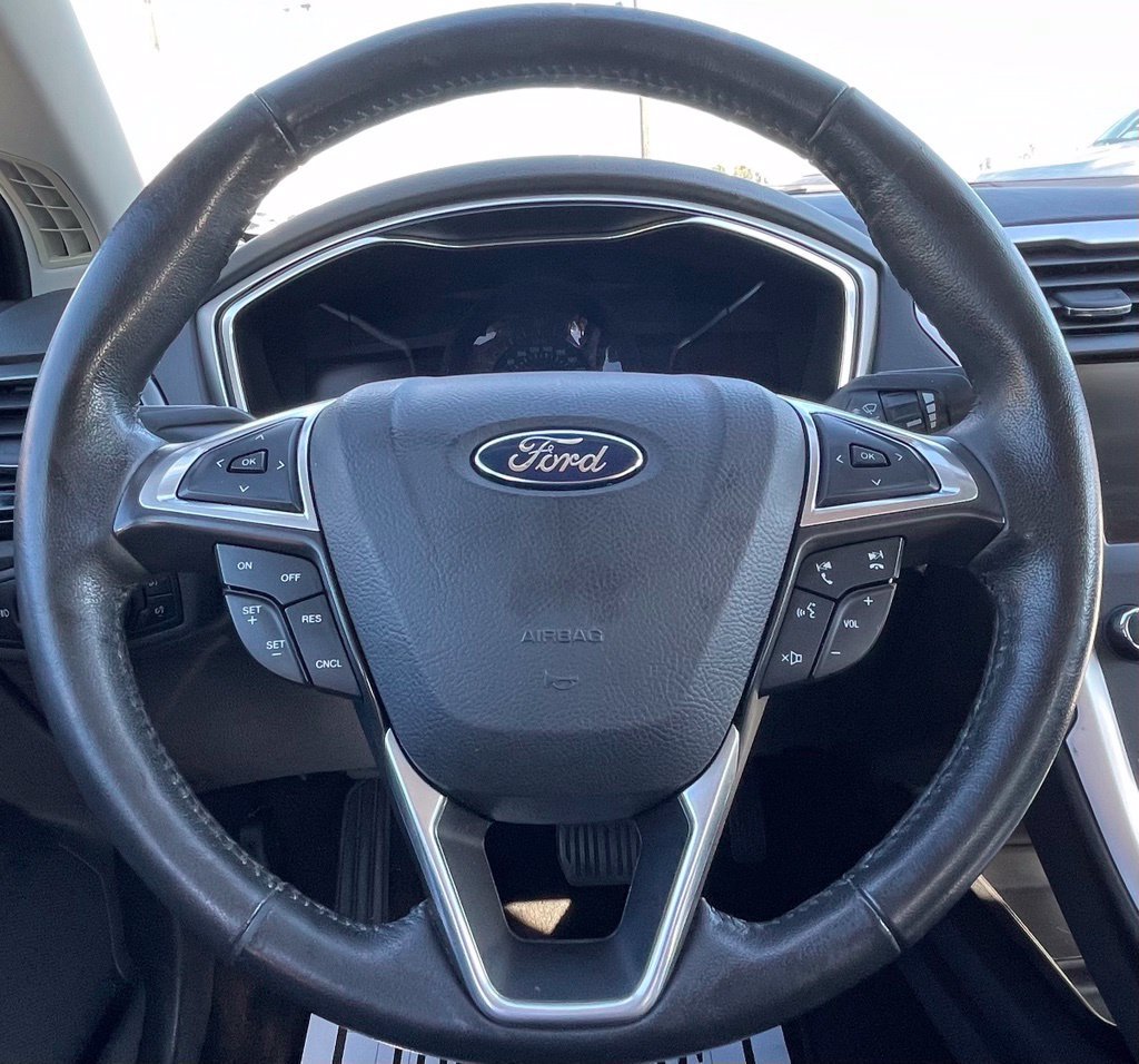Used 2014 Ford Fusion SE FWD image 15