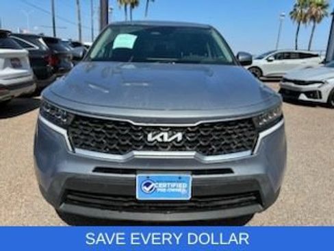 Used 2022 Kia Sorento LX FWD image 2