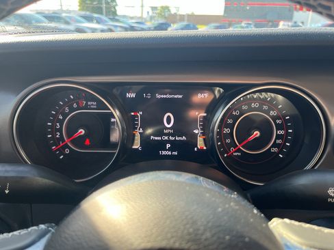 Used 2021 Jeep Gladiator Rubicon AWD/4WD image 13