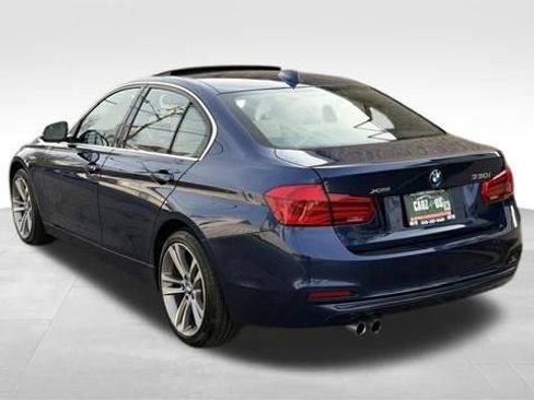 Used 2018 BMW 330i xDrive Sedan AWD/4WD image 9