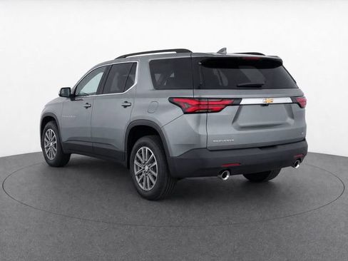 Used 2023 Chevrolet Traverse Premier FWD image 3