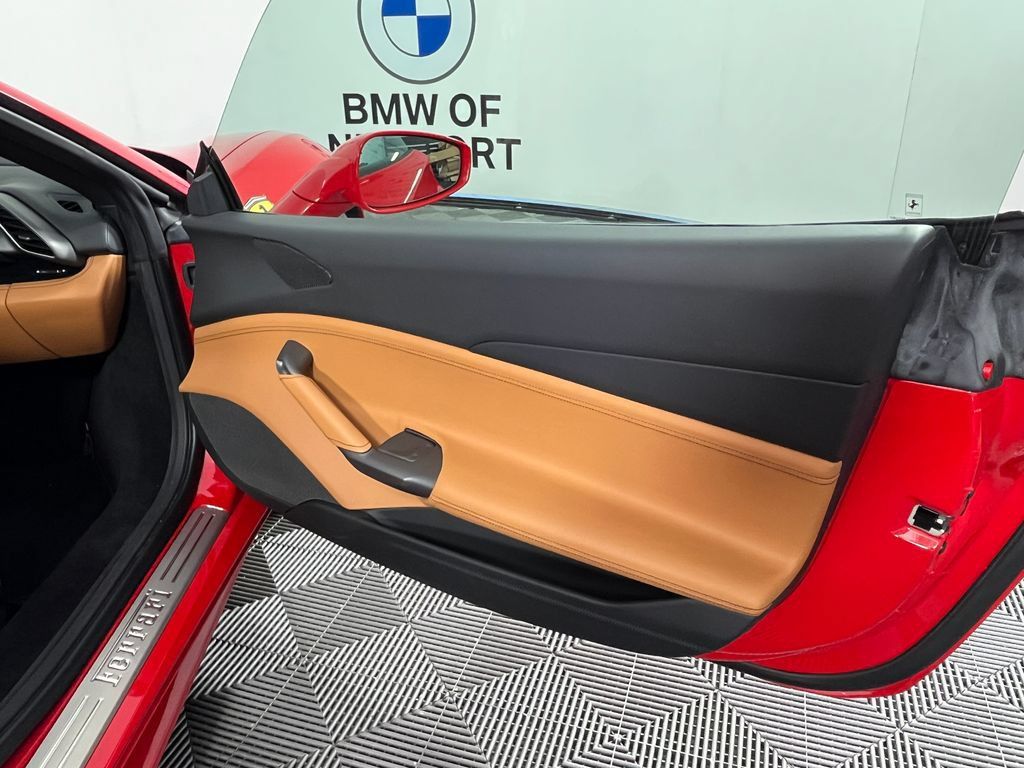 Used 2019 Ferrari 488 Spider RWD image 34