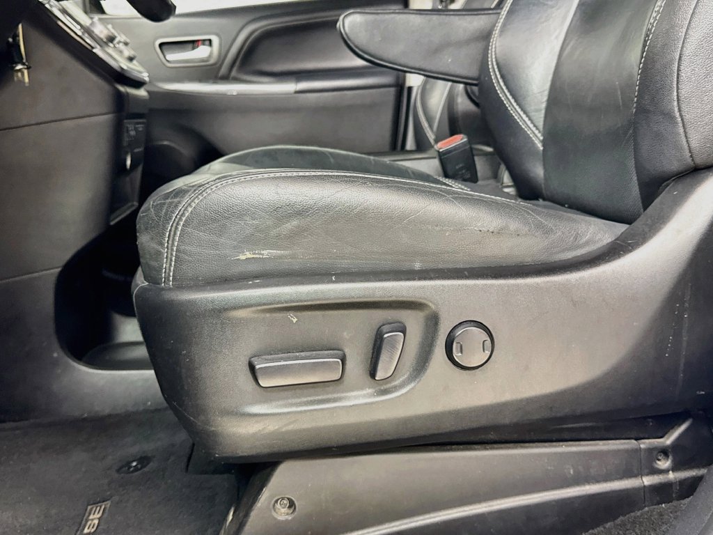 Used 2016 Toyota Sienna SE FWD image 21
