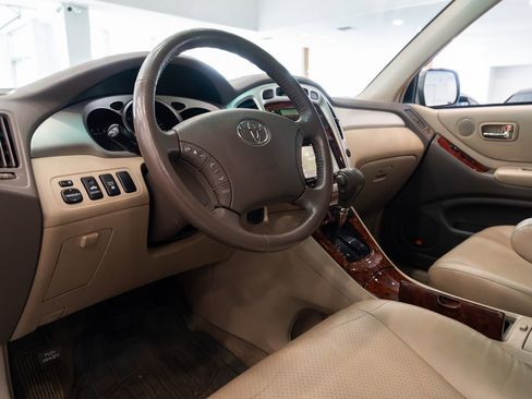 Used 2004 Toyota Highlander Limited image 8
