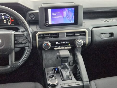 Used 2025 Toyota Tacoma SR AWD/4WD image 16