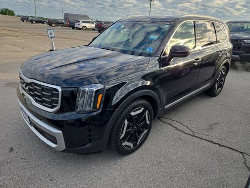 Used 2024 Kia Telluride EX AWD/4WD image 2
