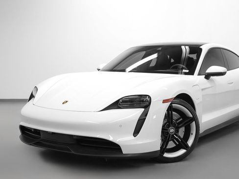 Certified 2022 Porsche Taycan image 7