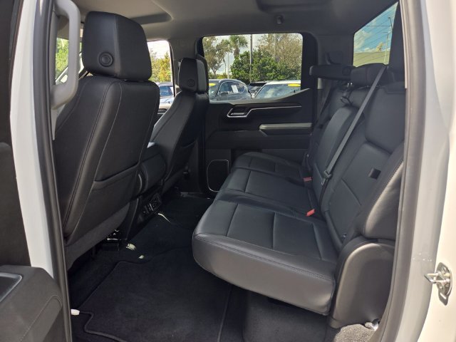 Used 2025 GMC Sierra 1500 SLT AWD/4WD image 13