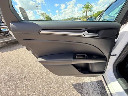 Used 2019 Ford Fusion Titanium image 18
