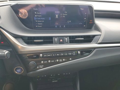 Used 2019 Lexus ES 300h Ultra Luxury w/ Accessory Package 2 image 22