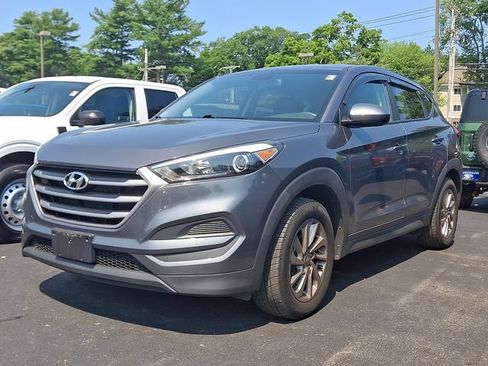 Used 2018 Hyundai Tucson SE AWD/4WD image 2