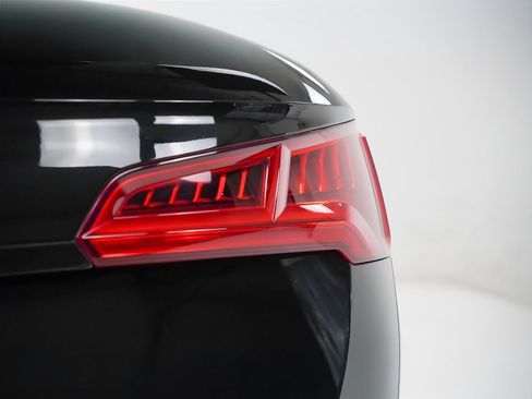 Used 2020 Audi Q5 2.0T Premium w/ Convenience Package image 12