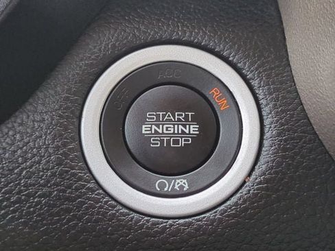 Used 2022 RAM 1500 Laramie AWD/4WD image 28