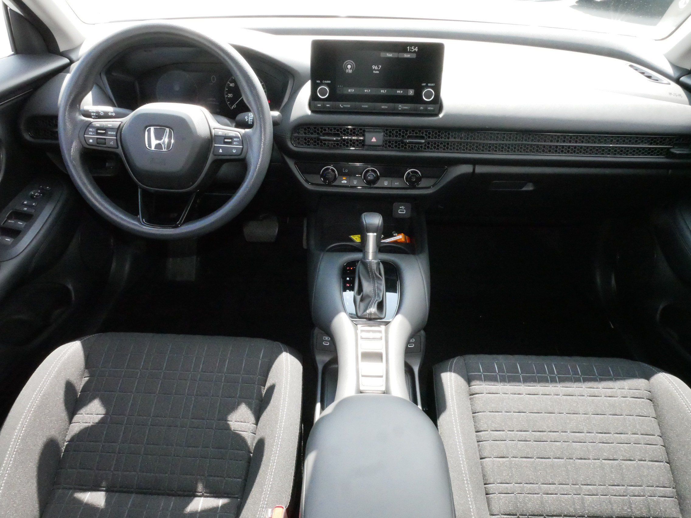 Used 2024 Honda HR-V LX image 10