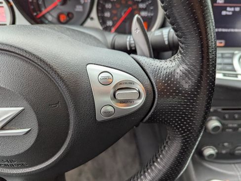 Used 2010 Nissan 370Z Touring w/ Sport Pkg image 16