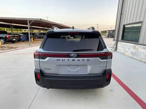 Used 2026 Subaru Outback Premium AWD/4WD image 11