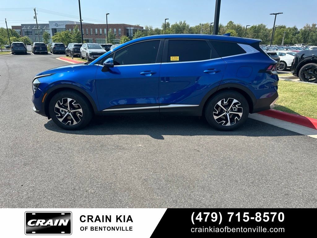 Certified 2025 Kia Sportage EX FWD image 3