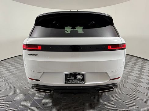 New 2026 Land Rover Range Rover Sport Dynamic SE AWD/4WD image 9