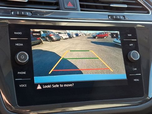 Used 2020 Volkswagen Tiguan SEL image 19