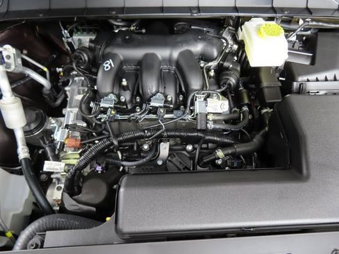 New 2025 Nissan Pathfinder Platinum image 9