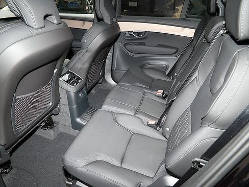 New 2026 Volvo XC90 T8 Plus w/ Protection Package Premier AWD/4WD image 20