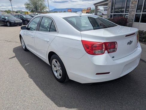 Used 2016 Chevrolet Malibu LT FWD image 3