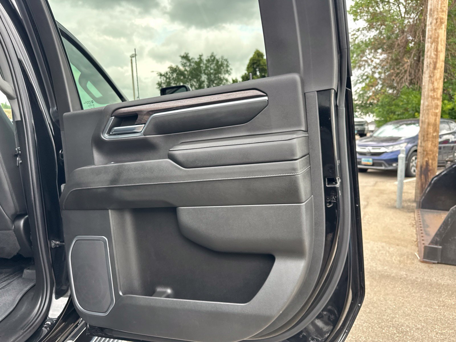 Used 2024 Chevrolet Silverado 2500 LTZ w/ LTZ Plus Package AWD/4WD image 37