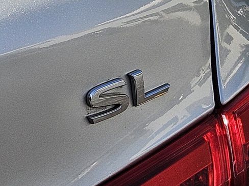 Used 2015 Nissan Sentra SL w/ SL Premium Package FWD image 11