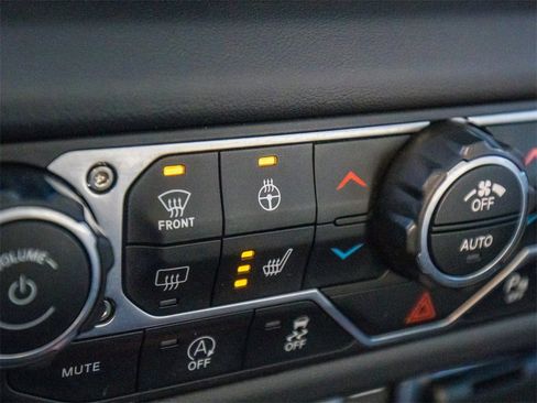 Used 2024 Jeep Wrangler Unlimited Rubicon image 36