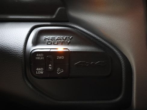 Used 2020 RAM 2500 Big Horn w/ Level 2 Equipment Group AWD/4WD image 42