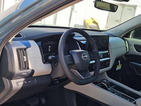 New 2026 Nissan Pathfinder SL w/ SL Premium Package FWD image 8