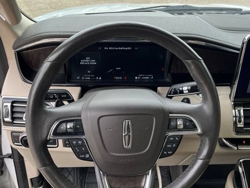 Used 2020 Lincoln Navigator Reserve w/ Luxury Package AWD/4WD image 21