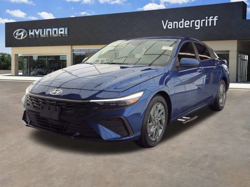 Used 2025 Hyundai Elantra Blue image 1