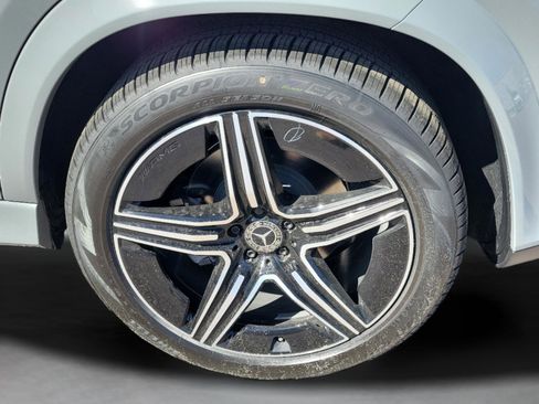 New 2026 Mercedes-Benz GLE 580 4MATIC image 37