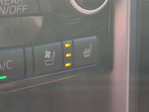 Used 2019 Subaru Ascent Touring AWD/4WD image 25