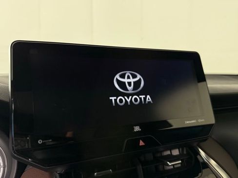 Used 2021 Toyota Venza Limited w/ Advanced Technology Package image 20