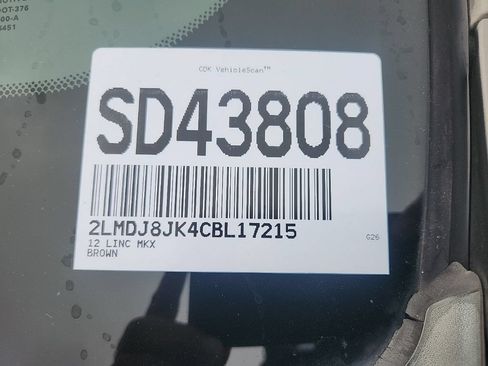 Used 2012 Lincoln MKX AWD image 4