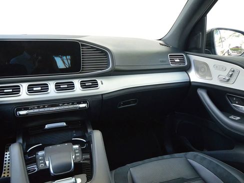 Used 2025 Mercedes-Benz GLE 53 AMG 4MATIC image 35