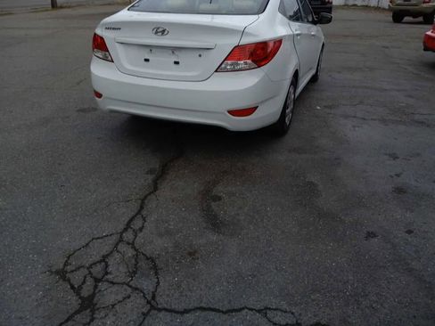 Used 2014 Hyundai Accent GLS image 3