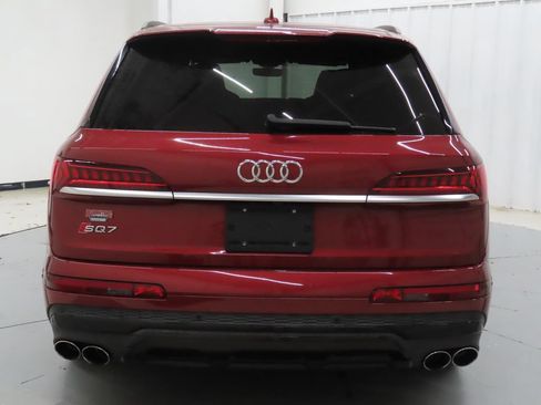 Used 2020 Audi SQ7 Premium Plus w/ SQ7 Black Optic Package AWD/4WD image 4