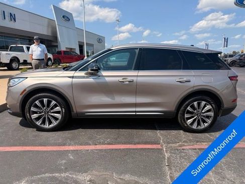 Used 2020 Lincoln Corsair Reserve w/ Equipment Group 201A FWD image 4