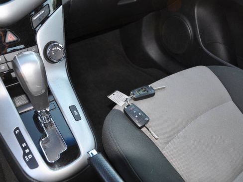 Used 2012 Chevrolet Cruze LS w/ Connectivity Package FWD image 34