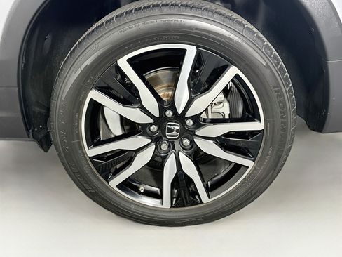 Used 2021 Honda Pilot Touring image 11