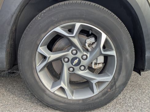 Used 2024 Chevrolet Trax LT w/ Driver Confidence Package image 9