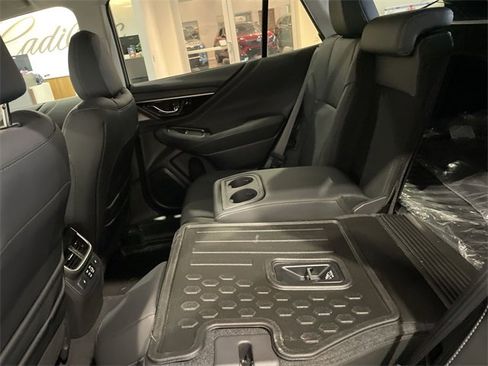 Used 2025 Subaru Outback Limited image 14