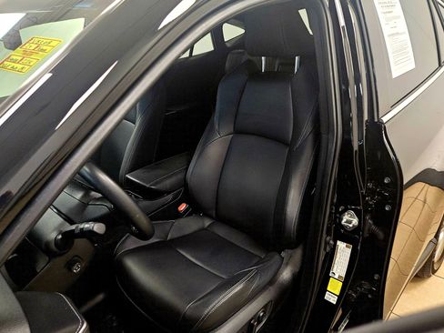 Used 2024 Toyota Venza XLE AWD/4WD image 33