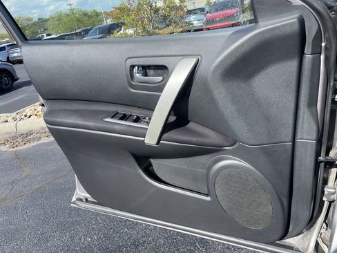 Used 2015 Nissan Rogue S FWD image 15