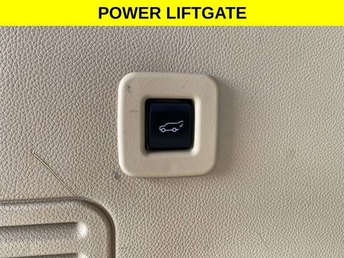 Used 2016 Ford Expedition EL XLT w/ Equipment Group 202A RWD image 18